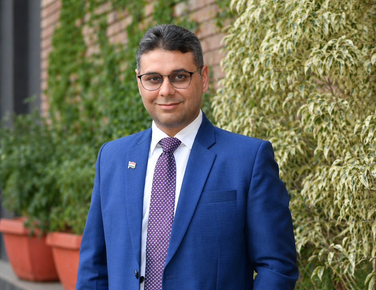 Dr. Sachin Khullar